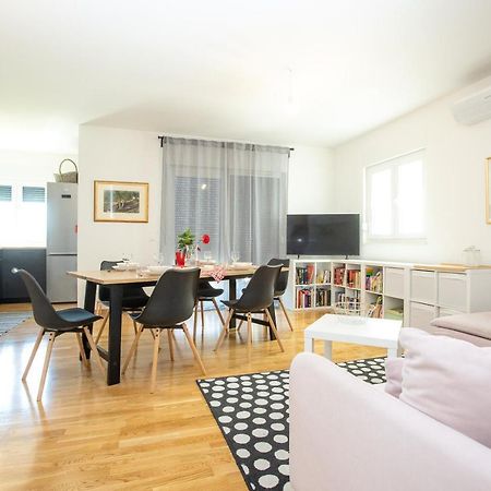 Feel City Near Beach Free Parking With Sea View Zadar Exterior photo